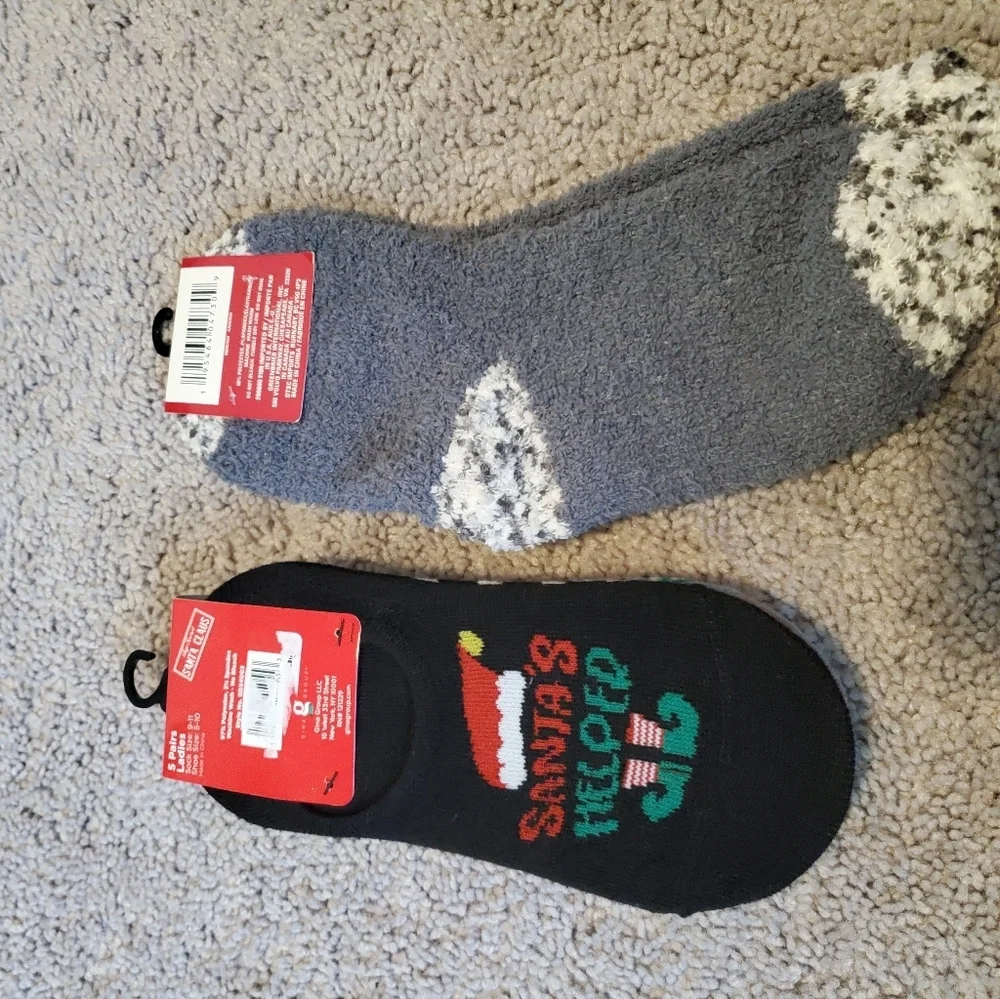 Holiday Sneaker Socks and Snugadoo Fuzzy Socks Bundle